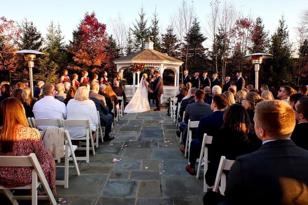 20230103ChandelierAtFlandersValleyWeddingsThe05